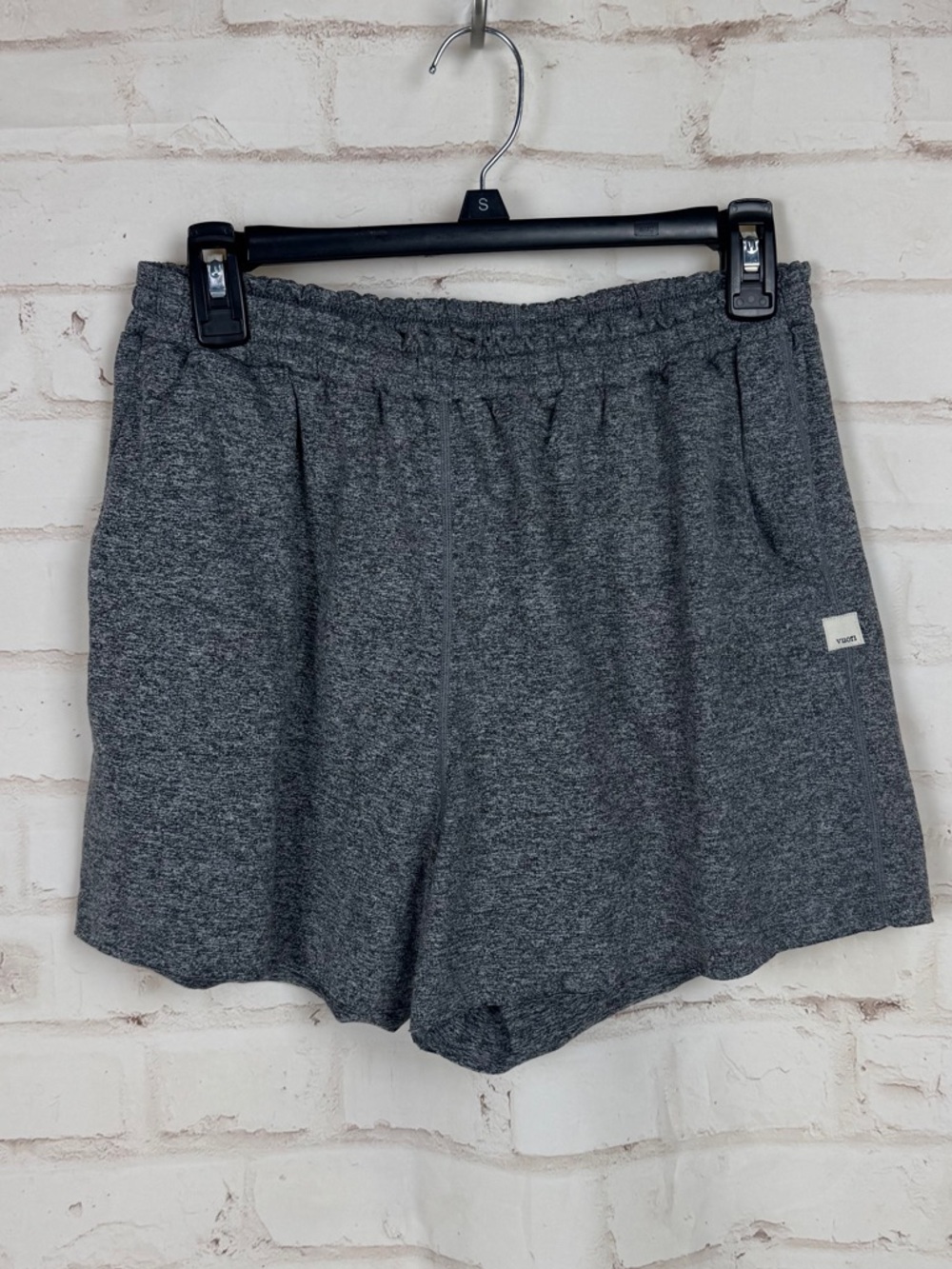 Vuori Boyfriend Short Women’s Heather Gray DreamKnit Drawstrings Medium